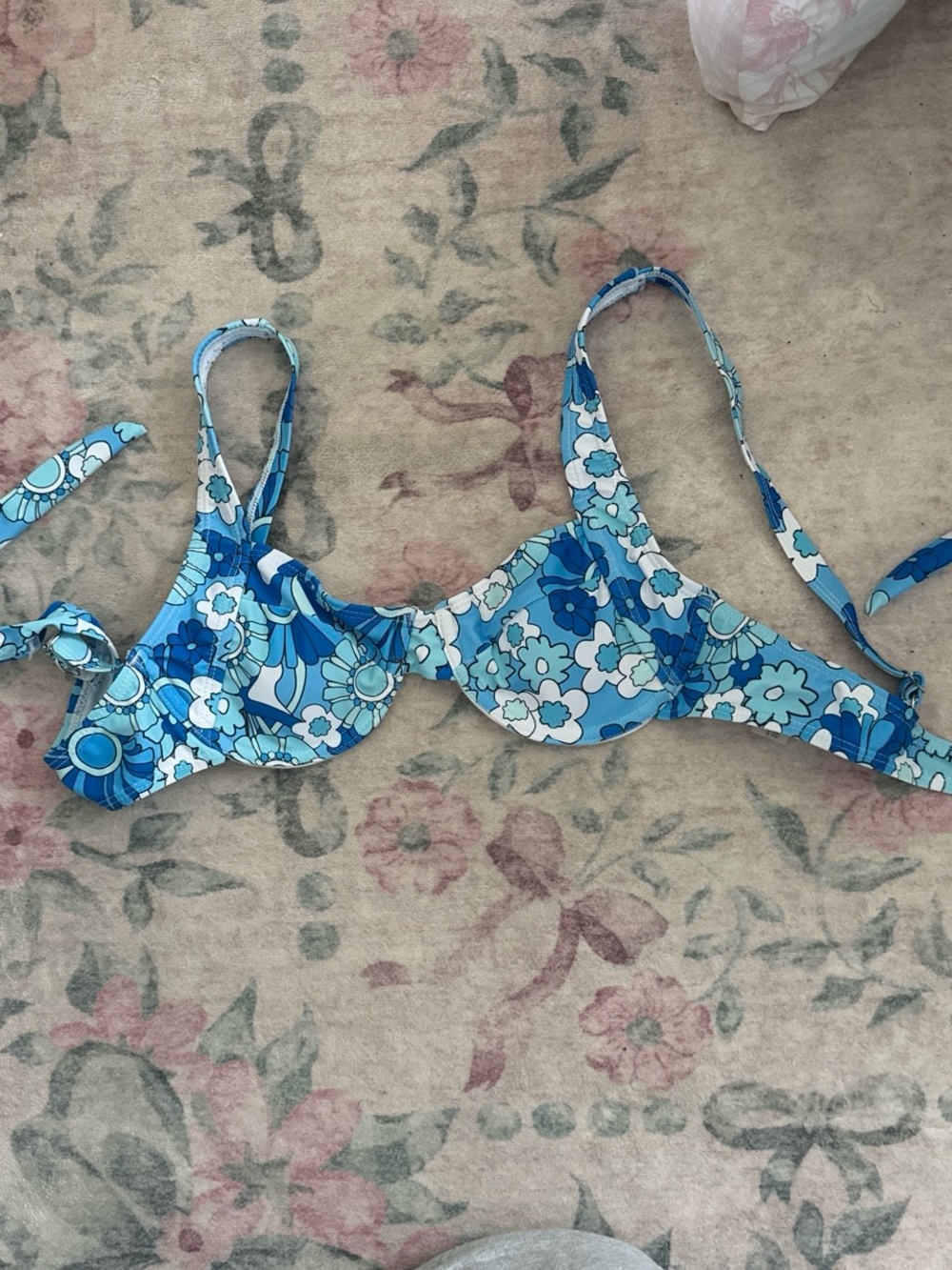 SHEIN Blue Floral Underwire Bikini Top